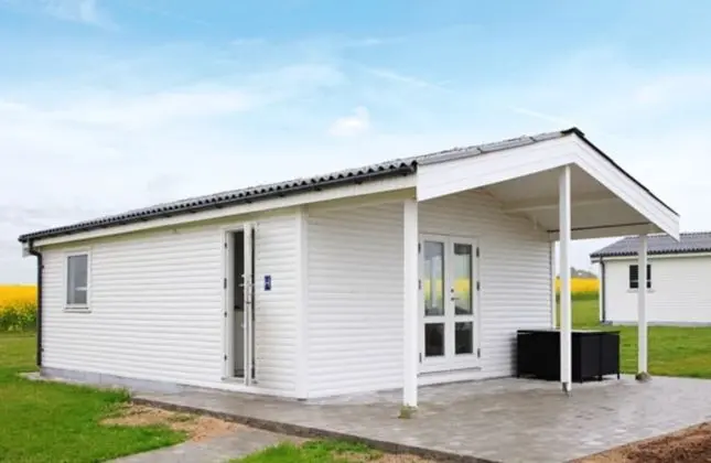 Immaculate 2-bed House at the Beach, 12H