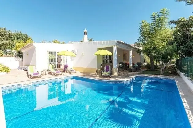 Immaculate 3-bed Villa in Guia Private Pool - Öne Çıkan Resim