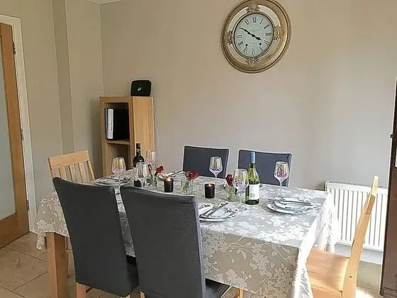 Immaculate 3-bed House With Private Secure Garden - Öne Çıkan Resim
