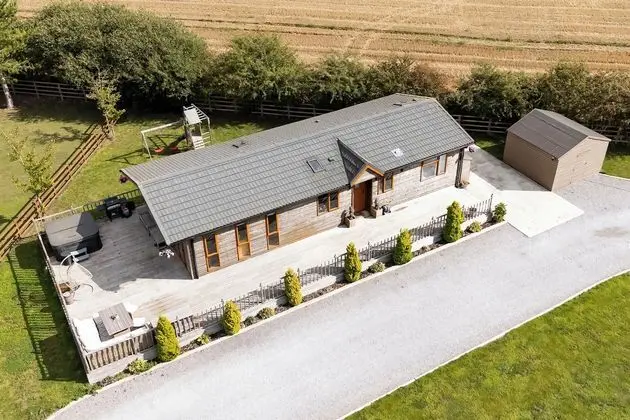Immaculate 3-bedroom Private Lodge Near York - Dış Mekan