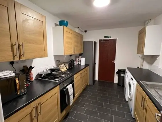 Immaculate 4-bed House Near Anfield and Everton FC - Mutfak