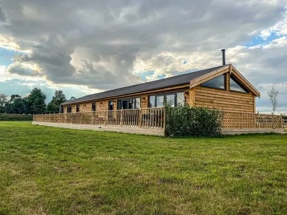 Immaculate 4-bed Private Luxury Lodge Near York