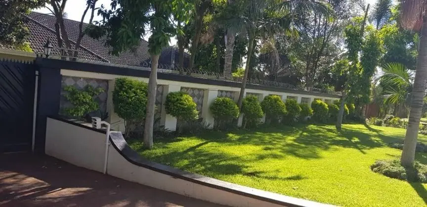 Immaculate 6-beddroomed Guest House in Harare