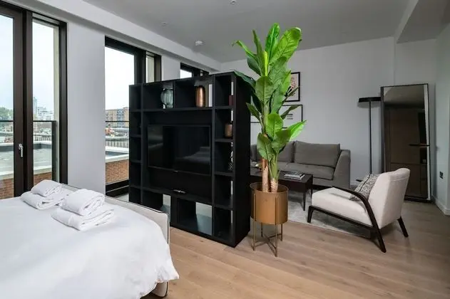 Immaculate New Studio Apartment in Canary Wharf