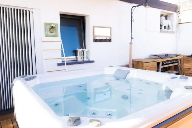 Immerse Yourself in an Idyllic Situation