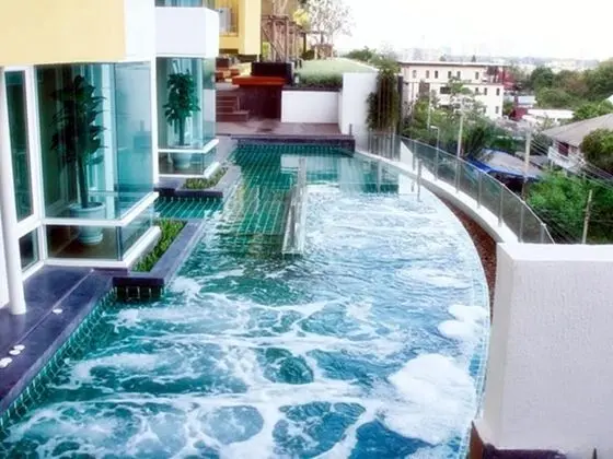 Impact Novo Condo Muang Thong Thani - Havuz