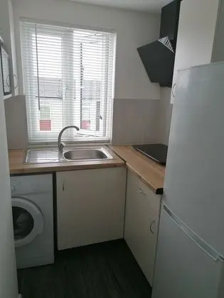 Impeccable 1-bed Apartment in Coventry - Mutfak