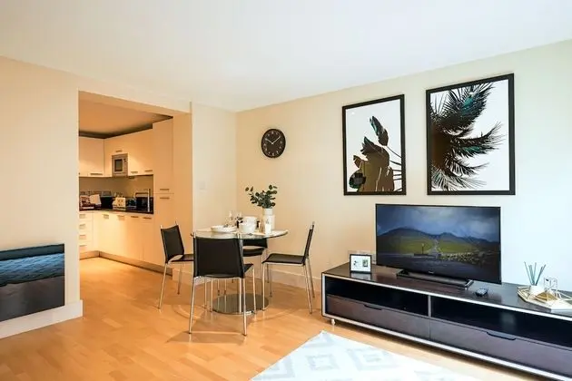Impeccable 1-bed Apartment in London City - Oda Düzeni