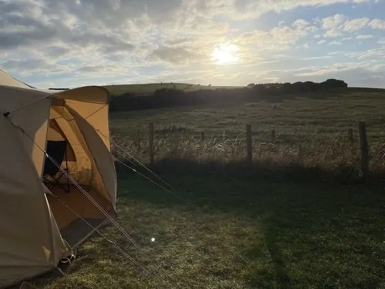 Impeccable 1-bed Bell Tent Near Holyhead - Dış Mekan