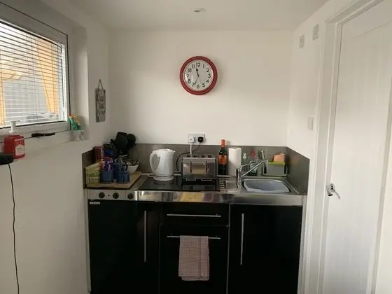 Impeccable 1-bed Cottage Located in Hove - Mutfak