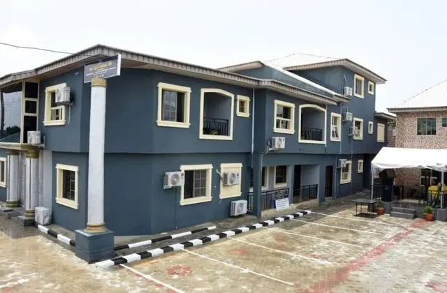 Impeccable 1-bed Executive Luxury Hotel Apartment