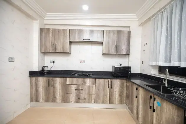Impeccable 1-bedroom Furnished Apartment in Accra - Mutfak