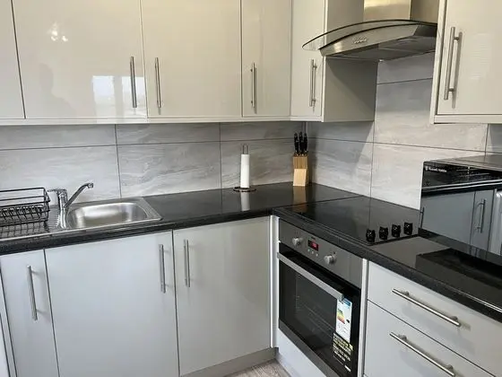Impeccable 2-bed Apartment in Erith - Mutfak