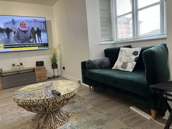 Impeccable 2-bed Apartment in Erith - Oda Düzeni