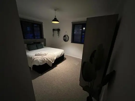 Impeccable 2-bed Apartment in Grays, London