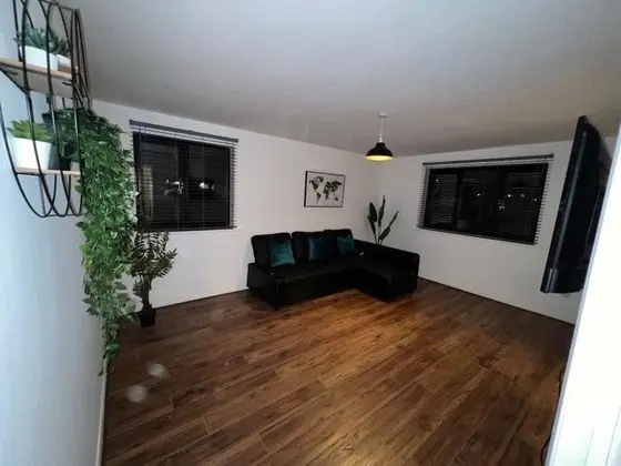 Impeccable 2-bed Apartment in Grays, London - Oda Düzeni