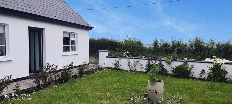 Impeccable 2-bed Cottage in Rural Setting Listowel - Dış Mekan