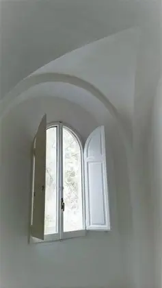 Impeccable 2-bed House in Roma