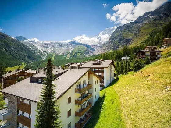 Impeccable 3-bed Duplex Penthouse in Saas-fee - 1