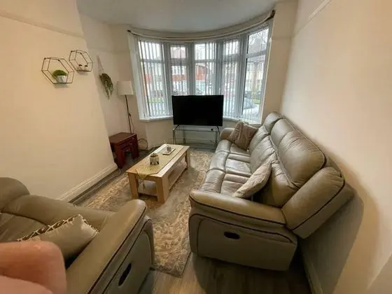 Impeccable 3-bed House in Birmingham - İç Mekan
