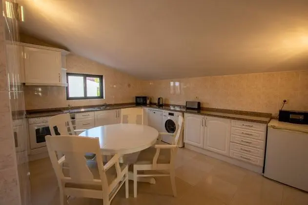 Impeccable 3 Bedroom House, sea View in Aljezur - Mutfak