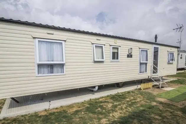 Impeccable 4-bed Caravan in Clacton-on-sea - Dış Mekan