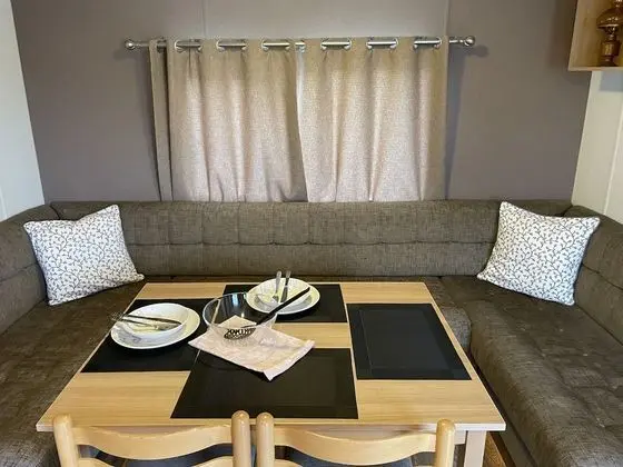 Impeccable 4-bed Caravan in Clacton-on-sea - Oda Düzeni