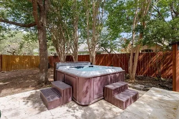 Impeccable 4-bed Villa in San Antonio l Jacuzzi - Havuz
