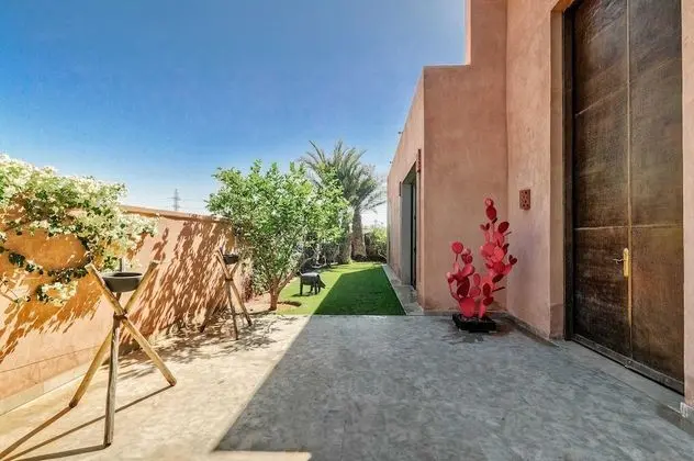 Impeccable 5-bed Villa in Marrakech - Dış Mekan