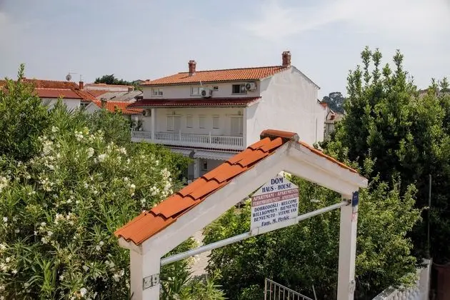 Impeccable 6-bed House in Palit , Rab to 17 People - Öne Çıkan Resim