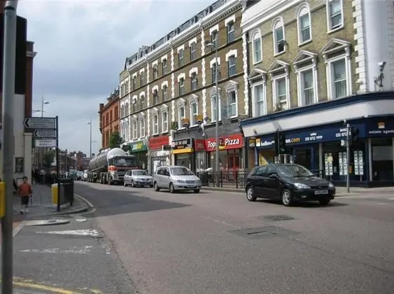 Impeccable Studio Apartment in West London