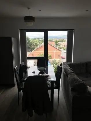 Impeccable two Bedroom Apartment in South Belfast - Oda Düzeni