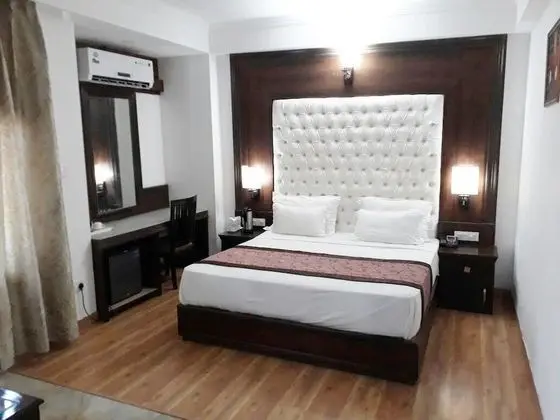 Imperial Heights Clarks Inn Dharamshala - Oda