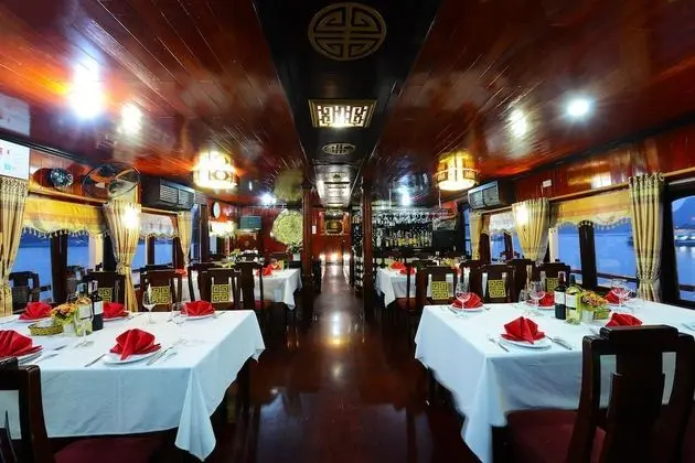 Imperial Legend Cruise Halong - Yerinde Yemek