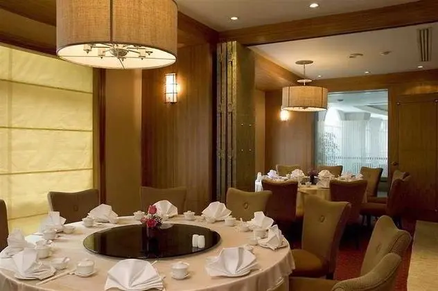 Imperial Mae Ping Hotel, Chiang Mai - Yeme / İçme