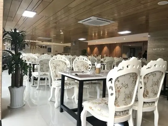 Imperial Saigon Hotel - Yerinde Yemek