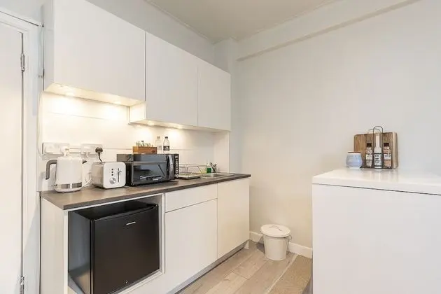 Imperial Suite in Swiss Cottage - Mutfak