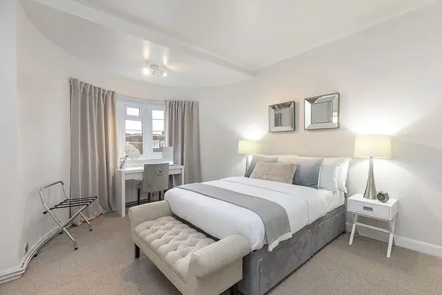 Imperial Suite in Swiss Cottage - Oda