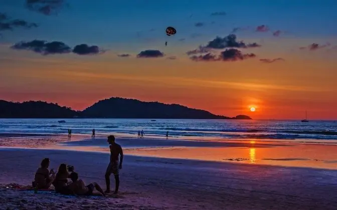 Impiana Resort Patong - Plaj