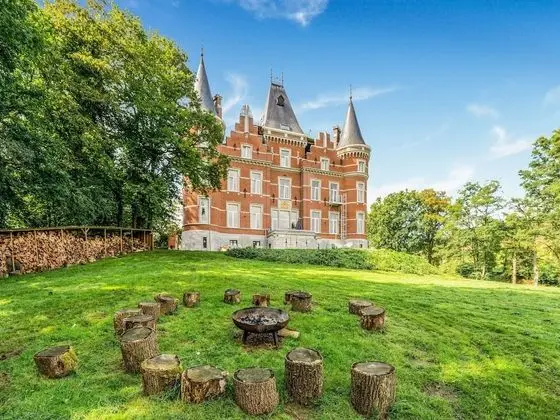 Impressive Castle in Gesves With Sauna