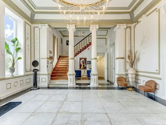 Impressive Castle in Gesves With Sauna - Lobi