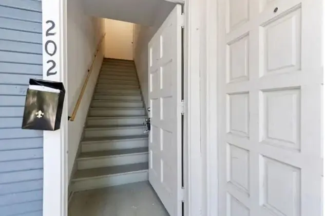 Impressive Cozy Historic 2BR Apt Near Downtown - İç Mekan