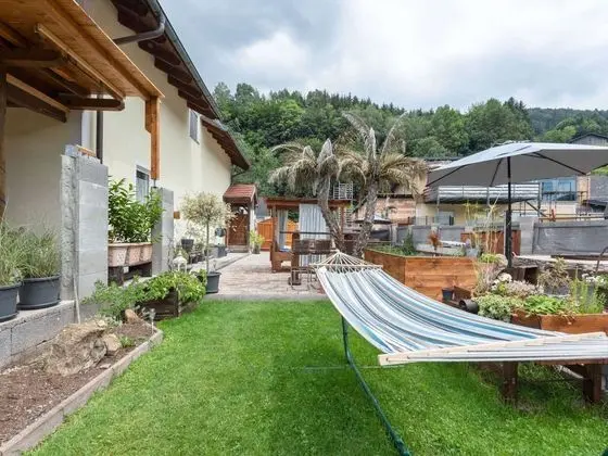 Impressive Holiday Home in Pinsdorf With Swimming Pool - Dış Mekan