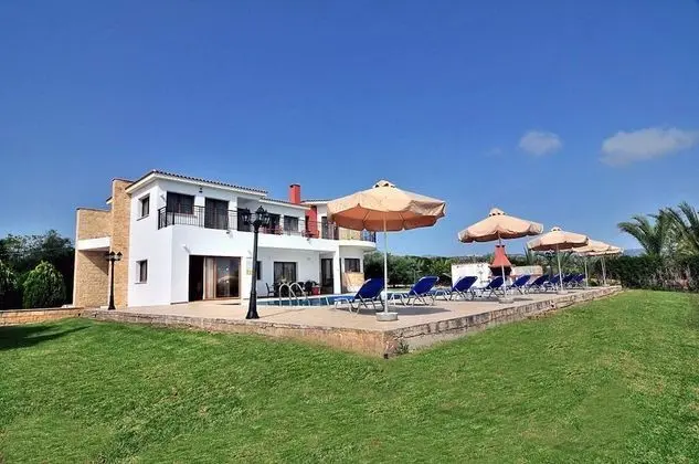 Impressive Large Villa Huge Heated Pool Garden