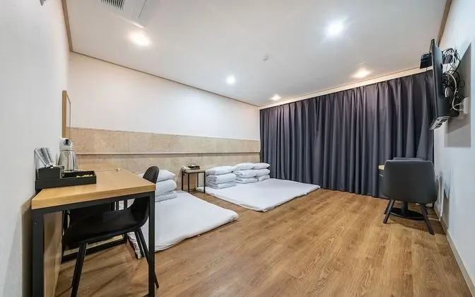 Incheon Grand Suite Hotel - Oda