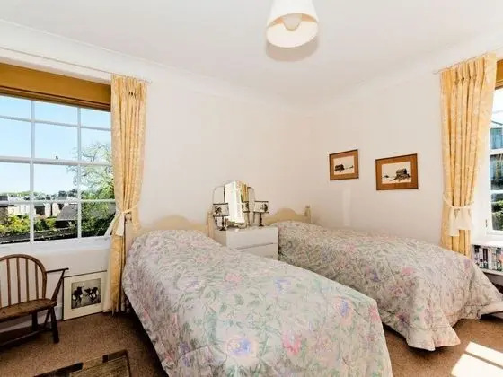Inchgarry Court Main - Oda