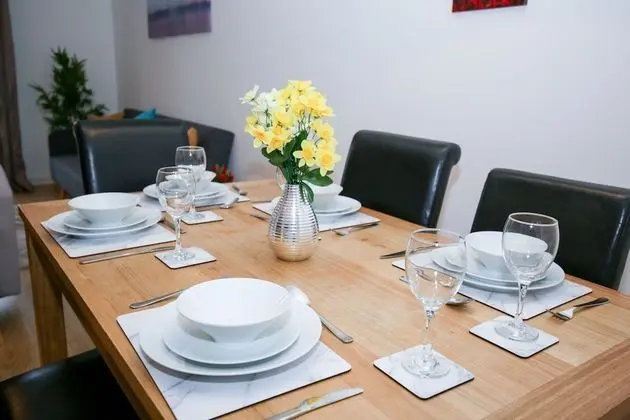 IncityNow Media City Penthouse - Yerinde Yemek