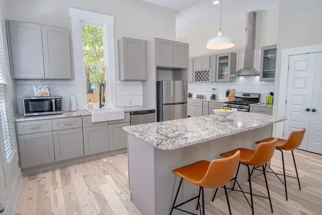 Incredible New 3br/2ba Near Downtown - Mutfak