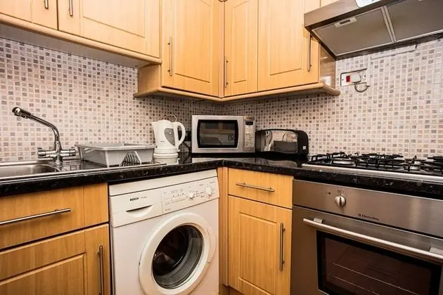 Incredible Views - 1 Bedroom in Chancery Lane - Mutfak