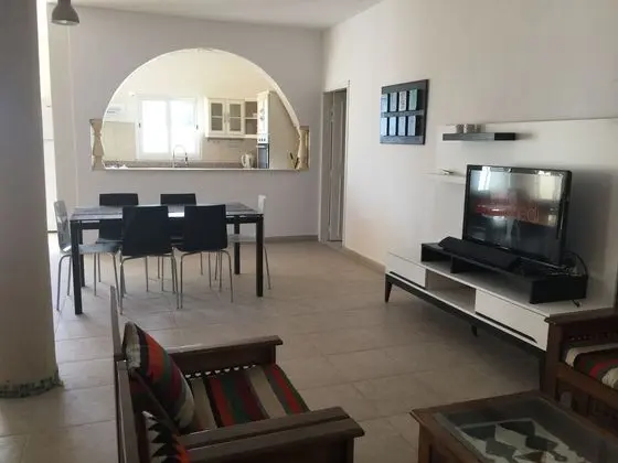 Independent Villa With Private Pool, Covered Parking - Oda